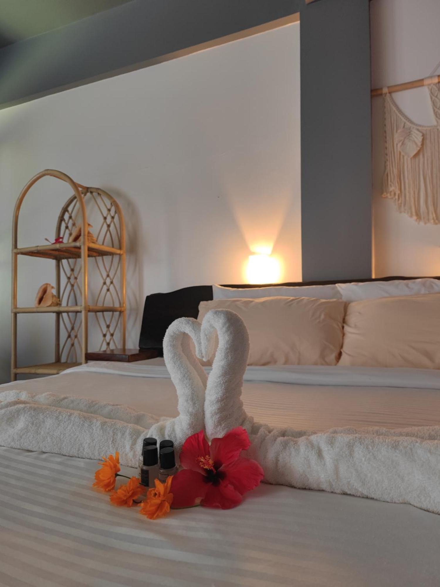 ג'נרל לונה Daluyong Beach Resort מראה חיצוני תמונה